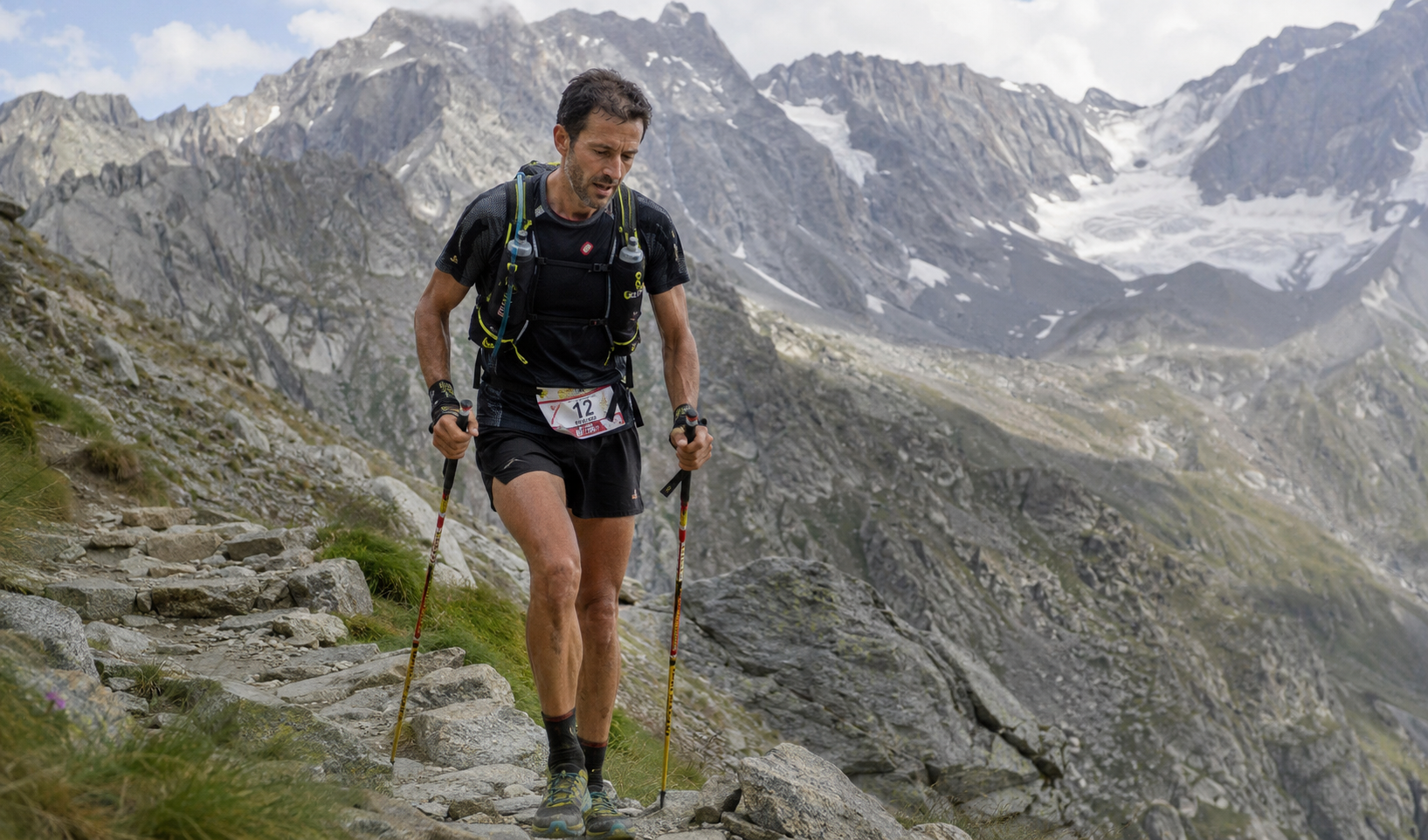 Franco Collé racing through the TOR330 alpine terrain